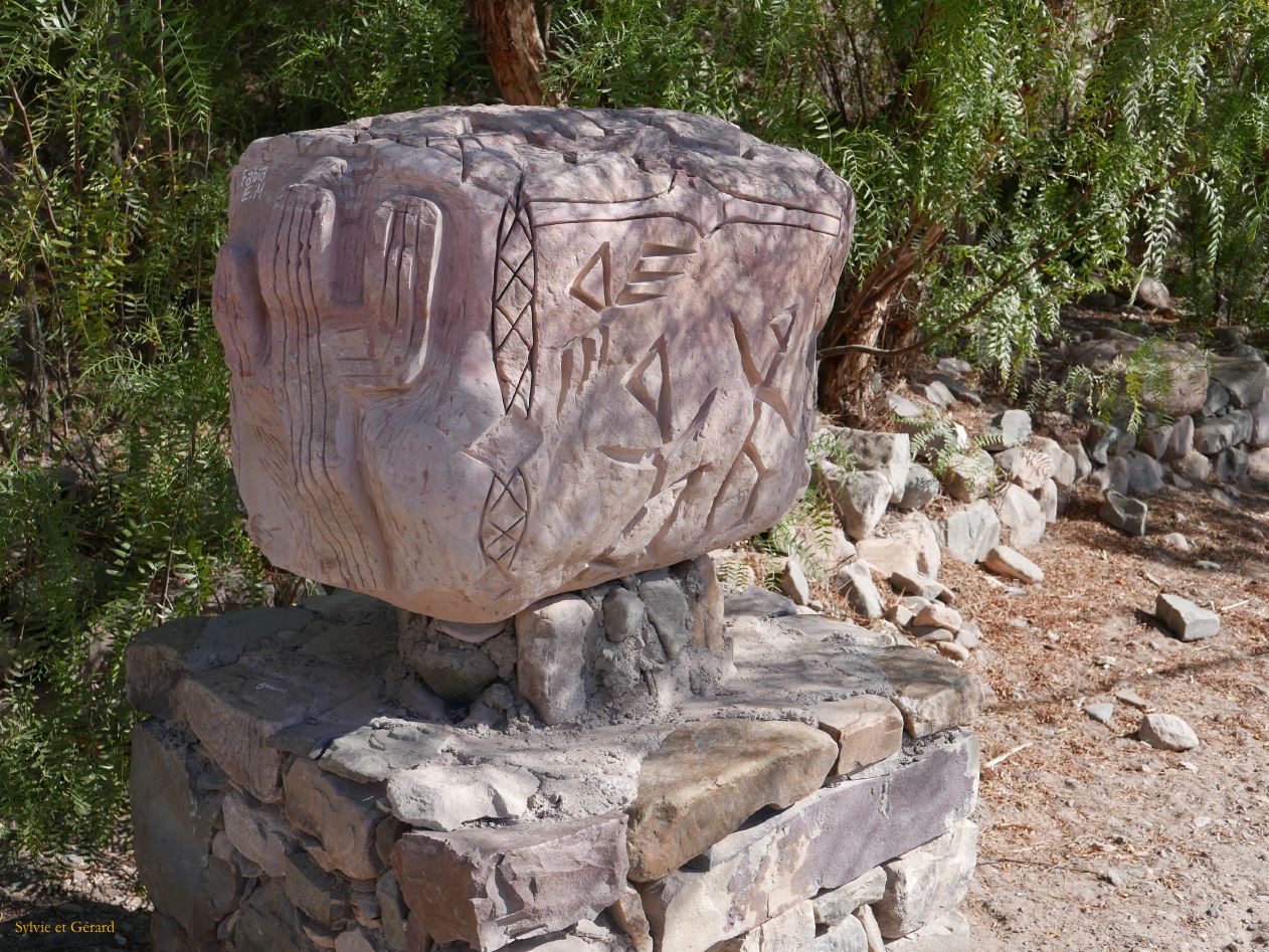 La Quebrada et Tilcara sculpture en pierre