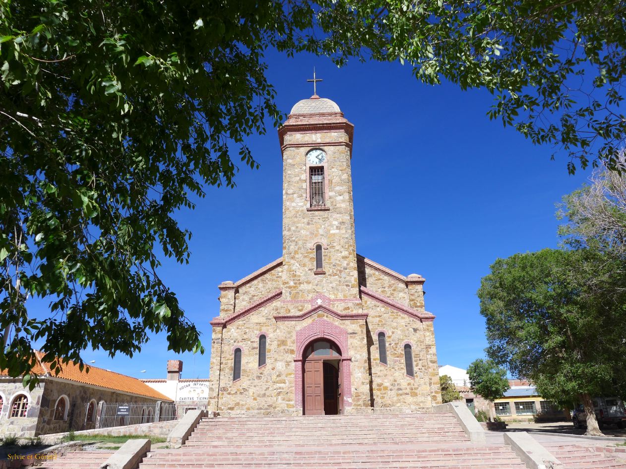 La Quebrada Yavi vers la Quiaca l'église
