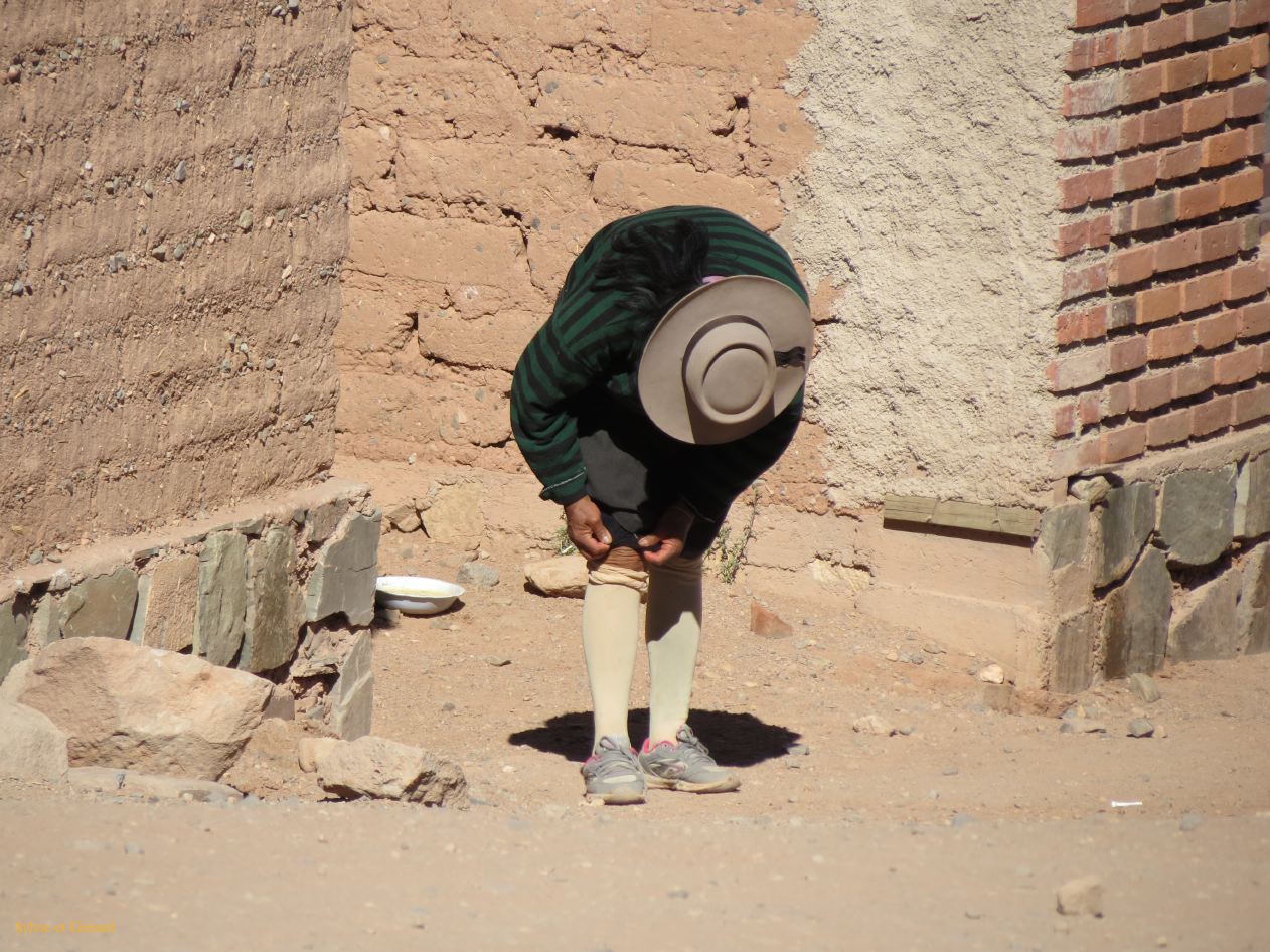 La Puna Susques dans les rues une habitante