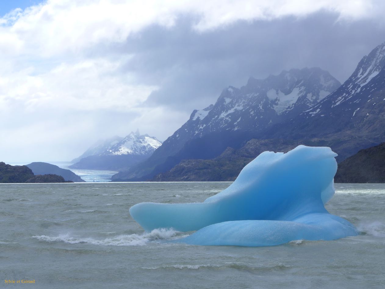 103 Parc Torres del Paine glacier Grey