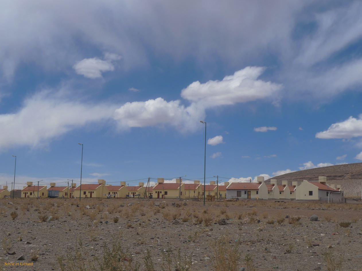 Argentine Nord Puna Susques vers San Antonio de Los Andes  301 cité militaire