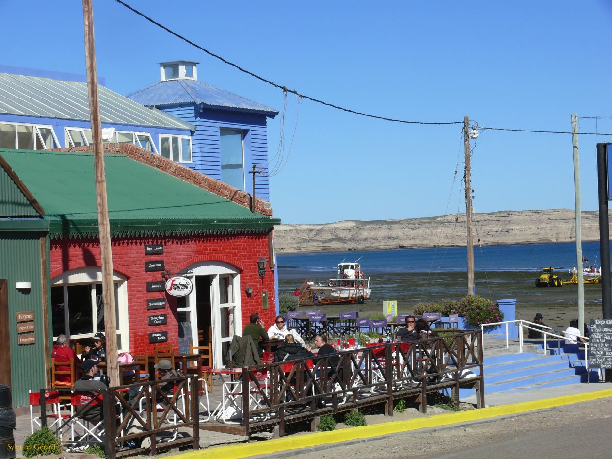 Patagonie Peninsule de Valdes Puerto Pyramides   001 le port