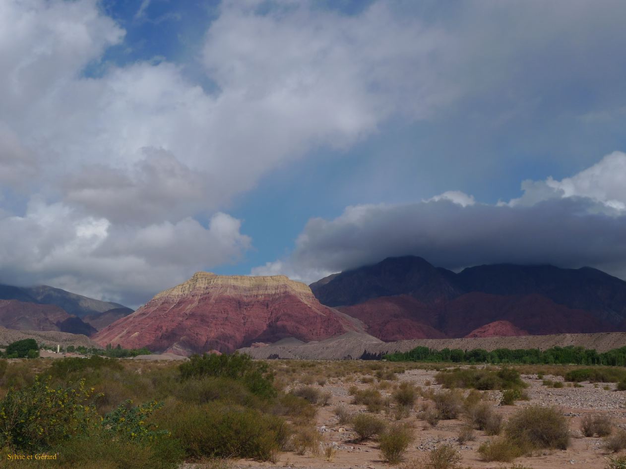 12 quebrada le long de la Ruta 9 l'orage de greles est tout pres