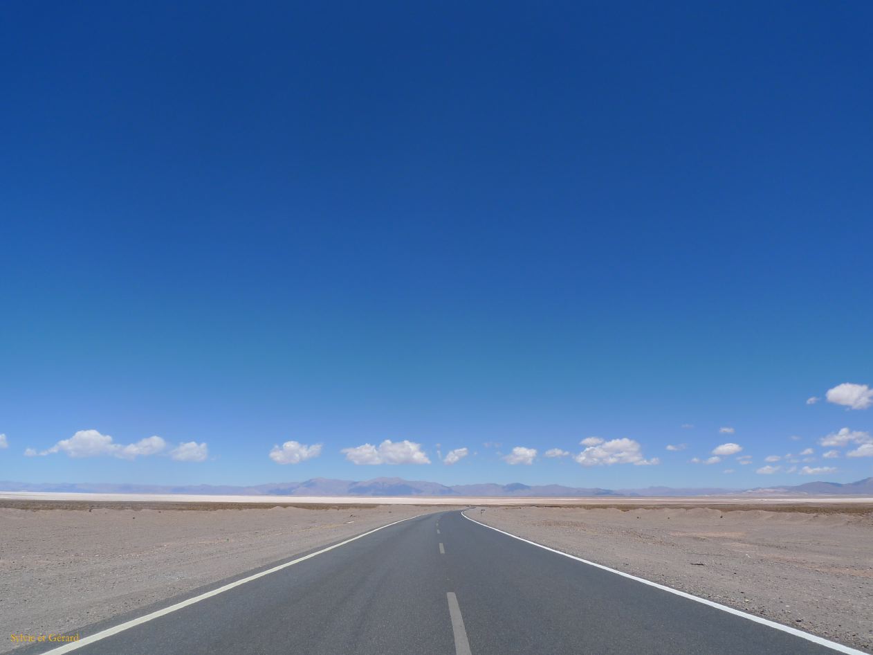 12 Quebrada Salinas Grandes a l'horizon