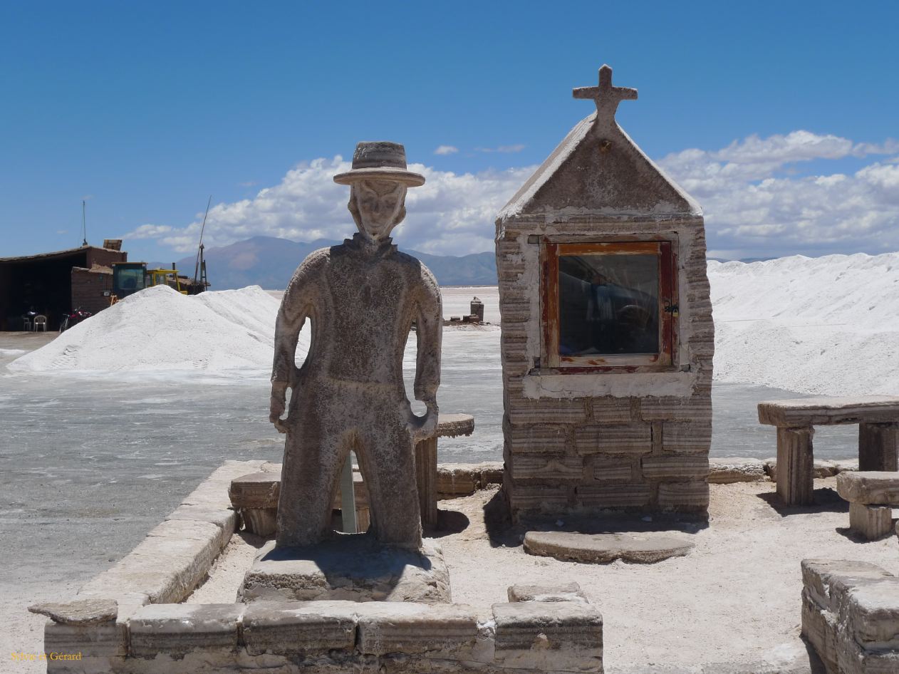 12 Quebrada Salinas Grandes la statue d'Antonio Gil en sel