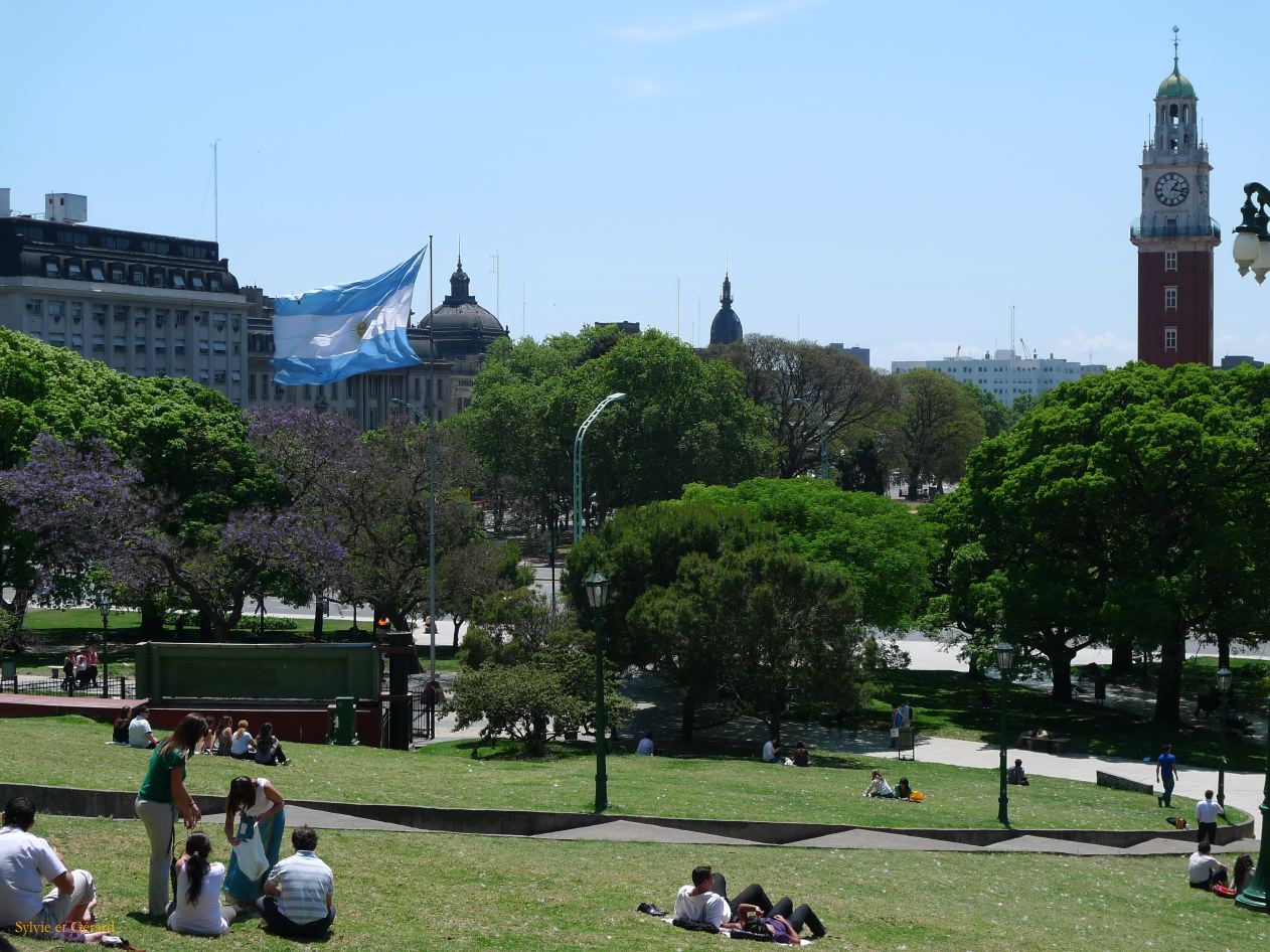 05 Buenos Aires Retiro l'horloge
