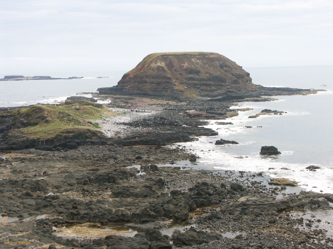 E 057 Philipp Island