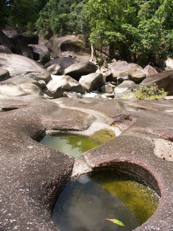 Innisfail The Boulders