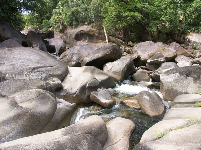 Innisfail The Boulders