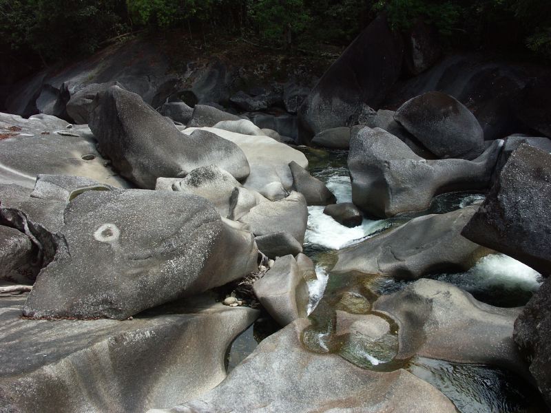 Innisfail The Boulders