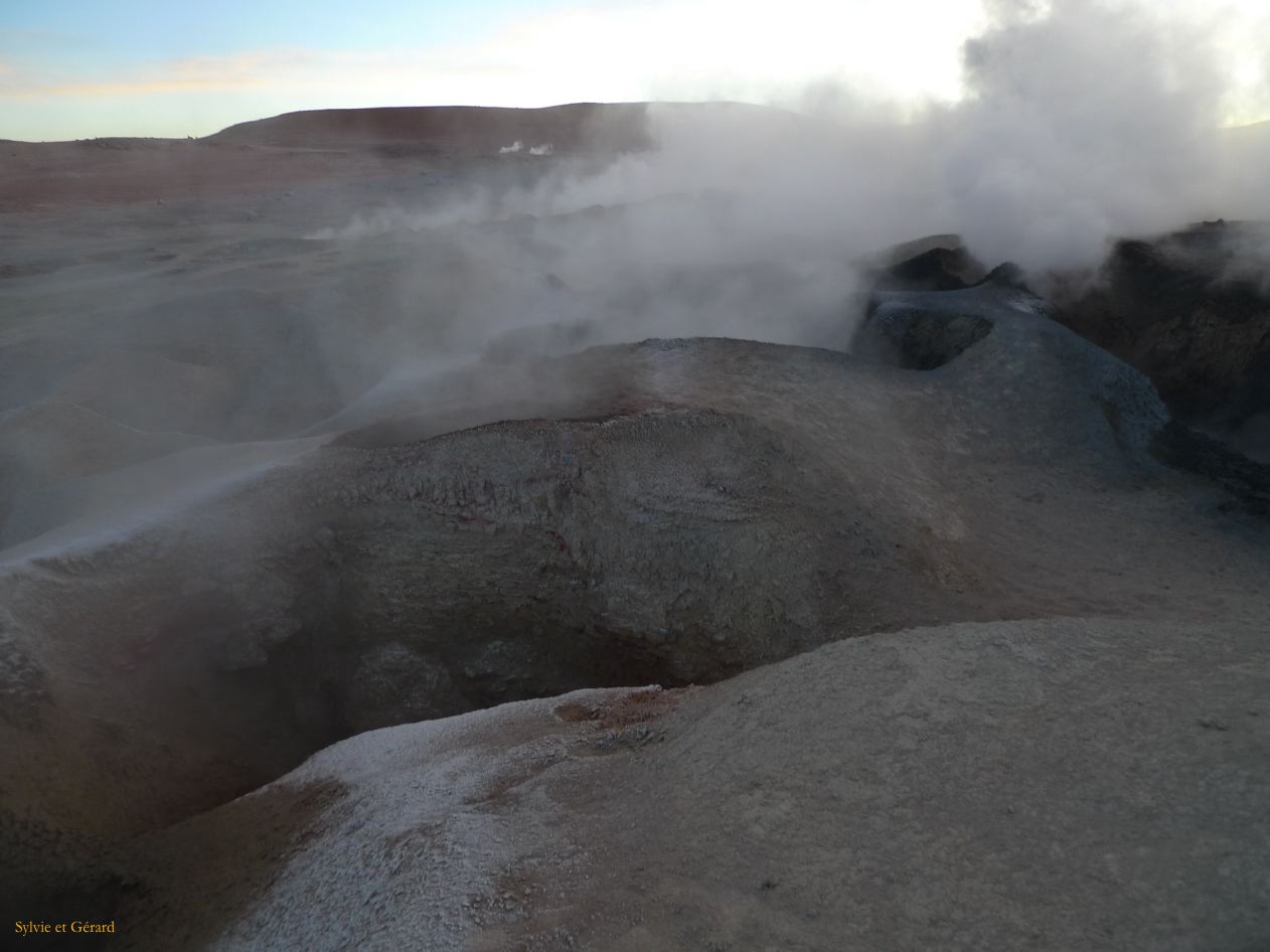 Bolivie Salar d'Uyuni Sol de Manana geysers  100