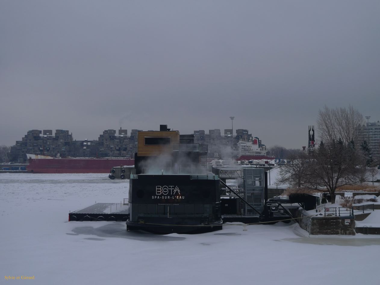 Montreal 085 Vieux Port spa sur le St Laurent