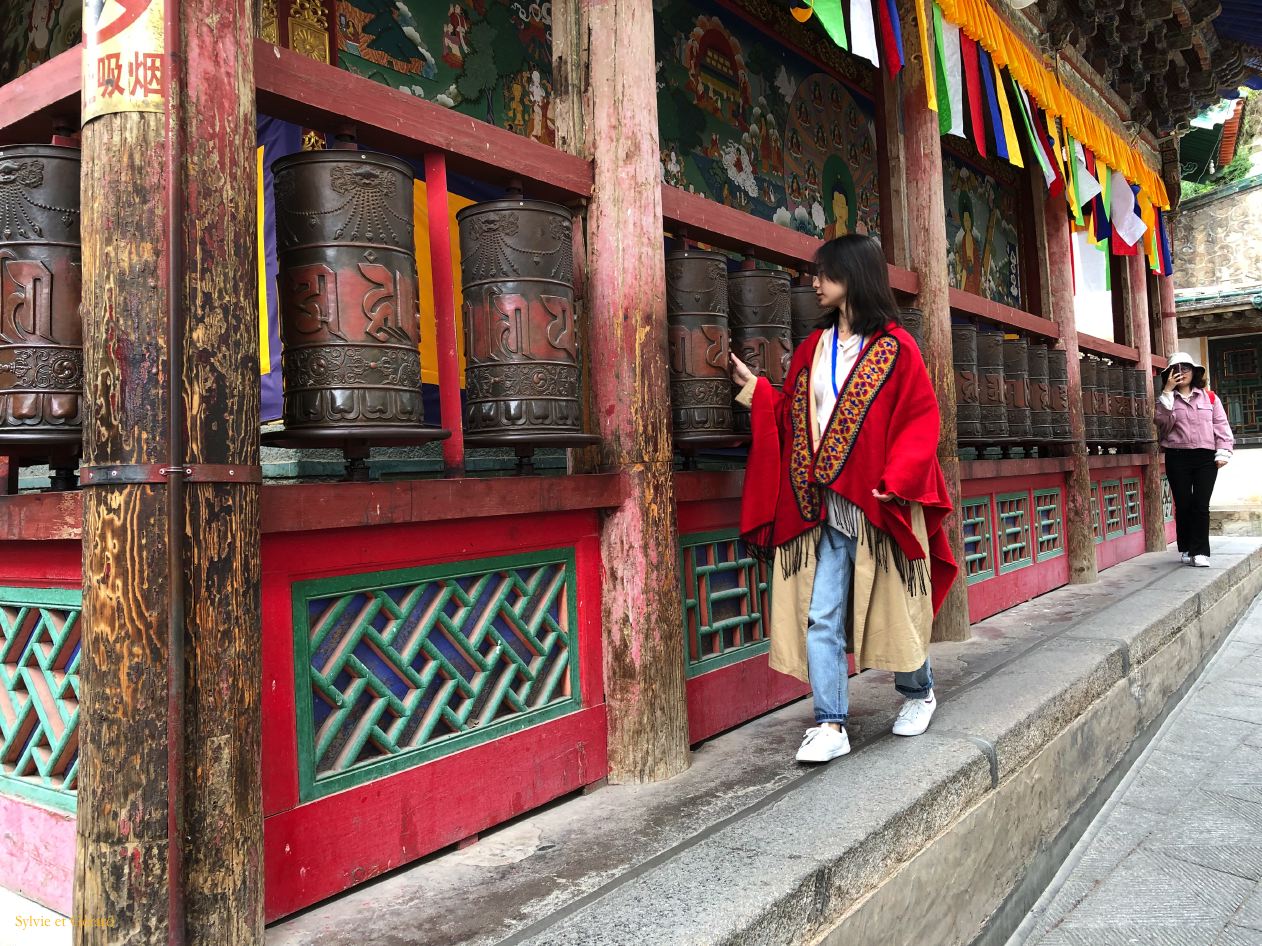 01 13 Xining monastère Ta'er si les moulins à prieres à tourner dans le sens des aiguilles d'une montre  