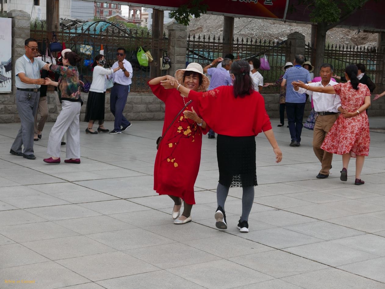 06 20 Zhangye danses 