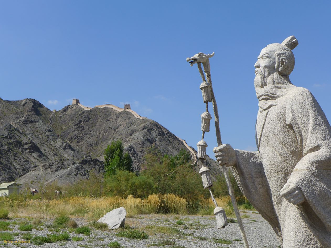 07 16 Jiayuguan la Grande Muraille statue de Zhang Qian explorateur et envoyé impérial considéré comme l'initiateur de la route de la soie  