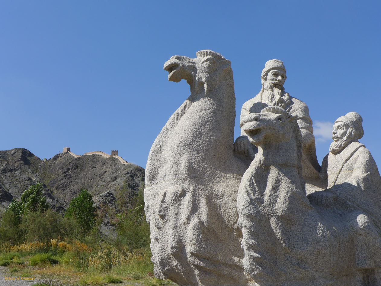 07 17 Jiayuguan la Grande Muraille statue de Marco Polo