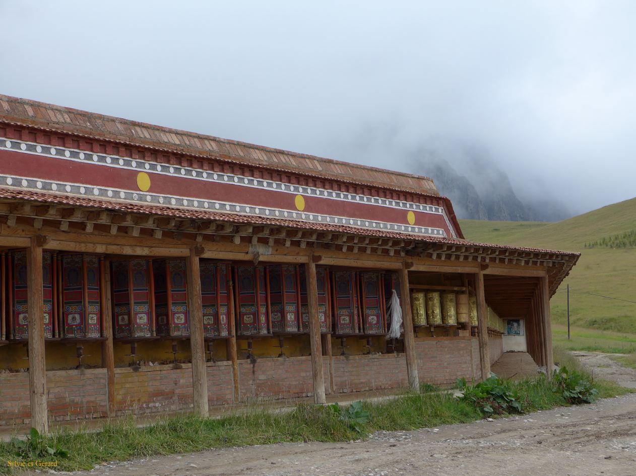 03 24 Xiahe les Prairies de Ganjia les moulins à prières du gompa Trakhar 