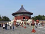 09    Pekin 6 temple du Ciel Seul l’empereur pouvait y accéder, le Temple du Ciel étant une passerelle vers le monde céleste- le Mur de l'Echo entoure la Voûte Céleste Impériale