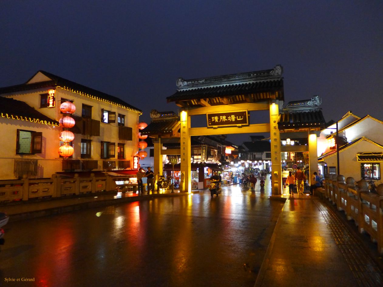 Suzhou 04 le long du canal