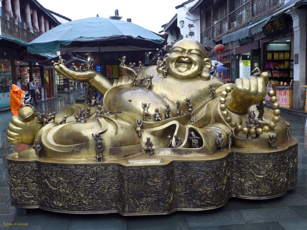 vers Hangzhou 01 rue piétonne Hefang Jie