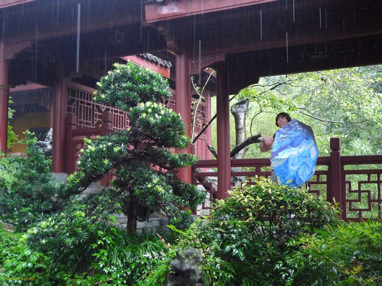 vers Hangzhou 31 parc Felaifeng et temple Lingyinsi 