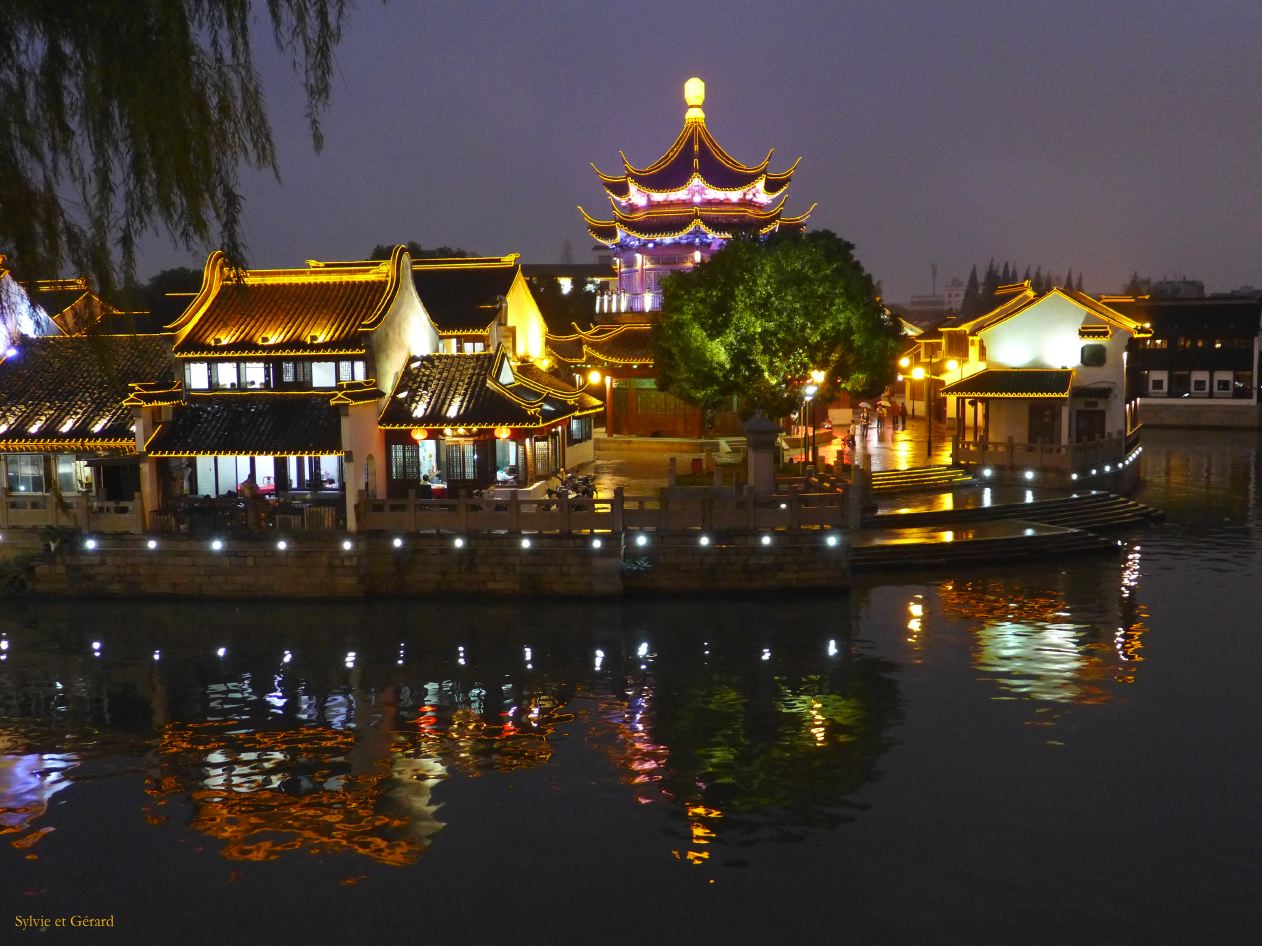 Suzhou 01 le long du canal