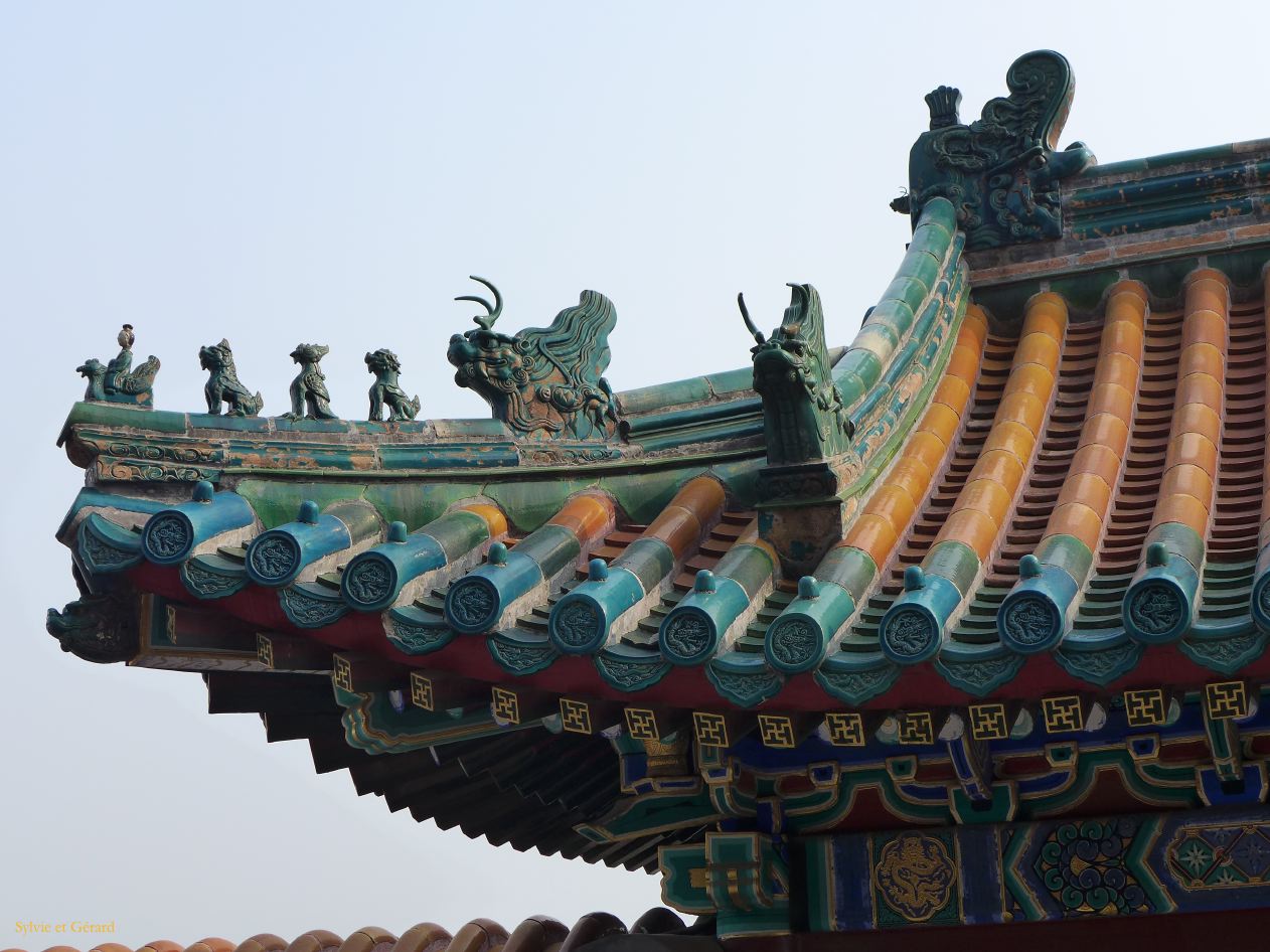 à Pekin Palais d'Eté 13 tuiles vernissées