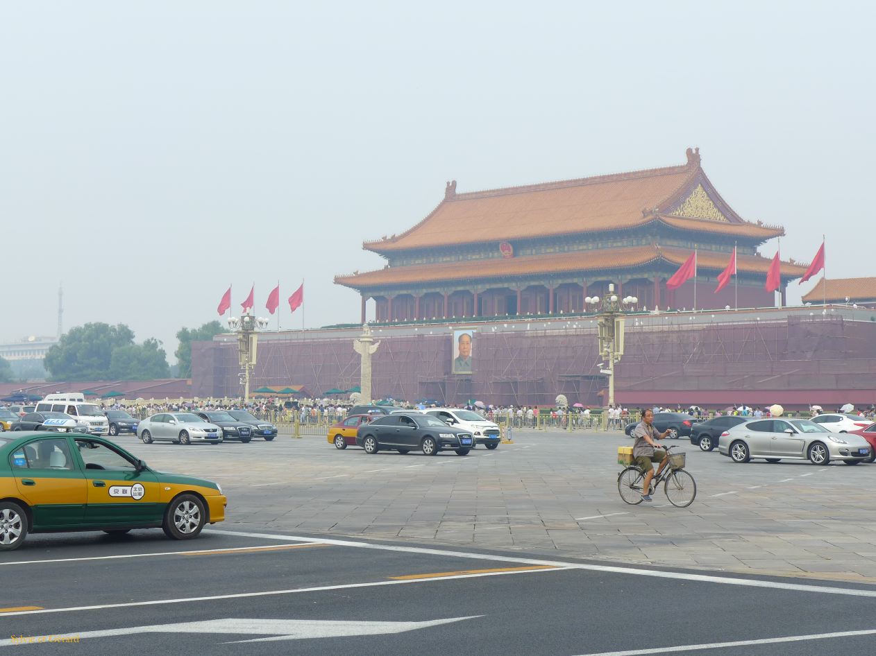 à Pekin place Tian'Anmen 01entrée de la Cité Interdite