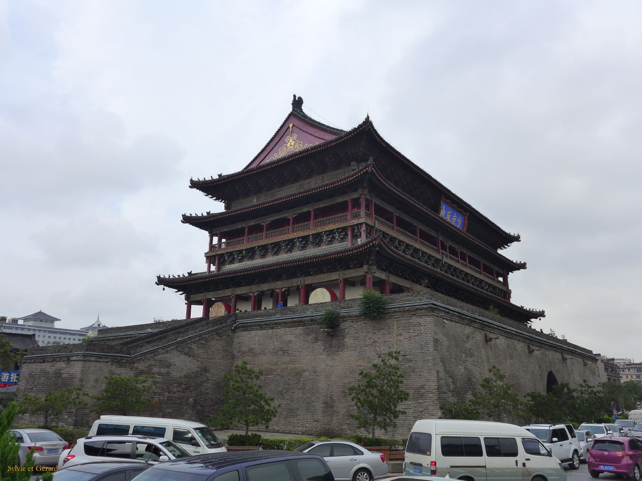 Xian 27 La Vieille Ville la tour du tambour