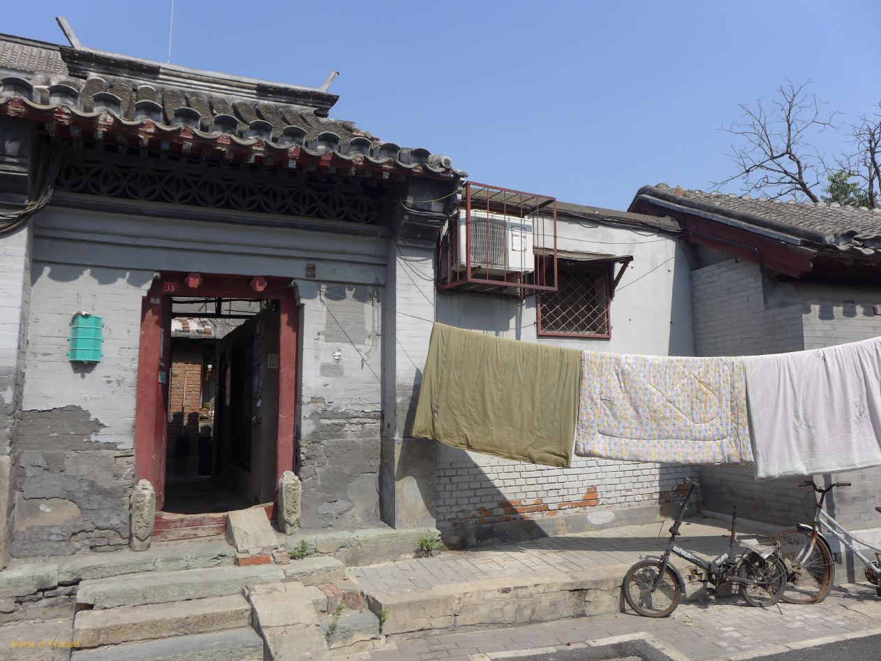 à Pekin hutongs 07 et entrée du siheyuan, la cour carrée