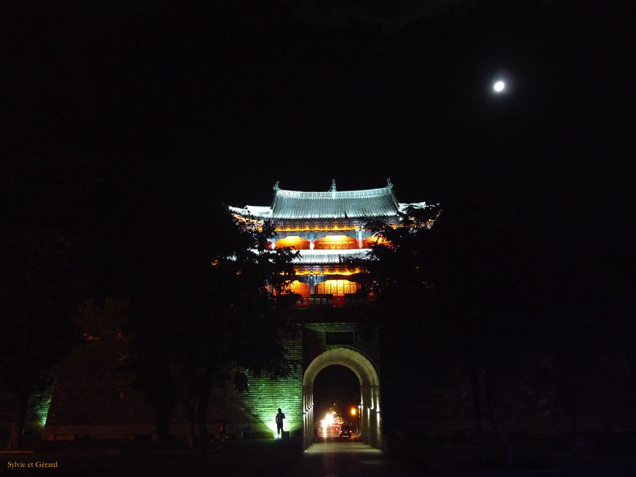 227 Dali la Vieille Ville de nuit