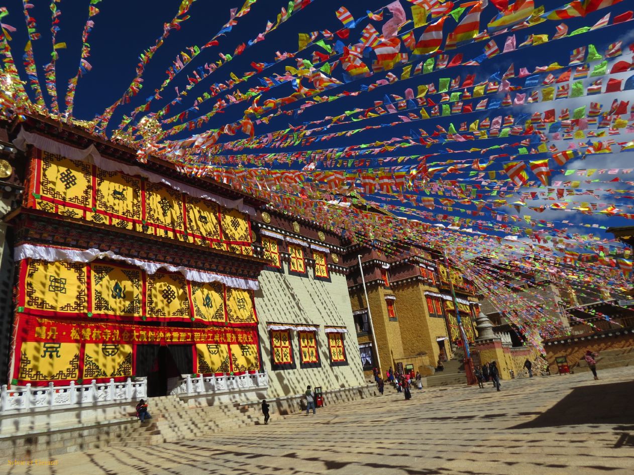 026 Shangri La le monastère Songzanlin bâtiment principal