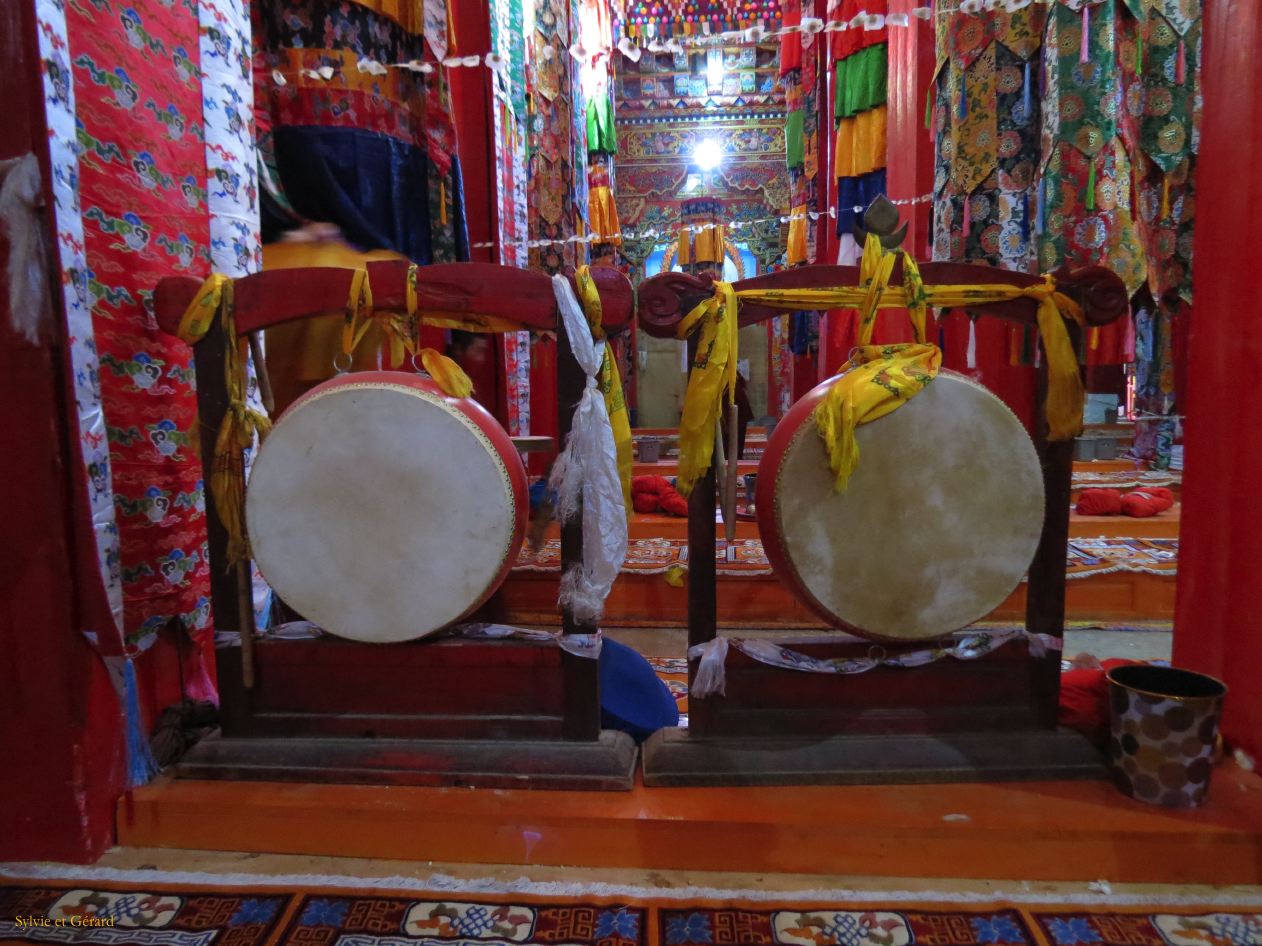 032 Shangri La le monastère Songzanlin instruments de musique