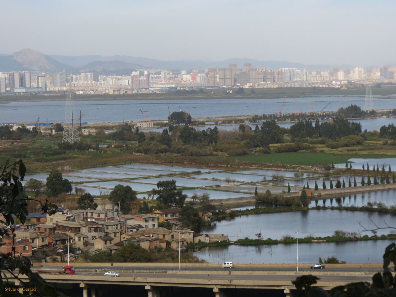 513 Kunming Monts de l'Ouest vues sur le Lac Dian