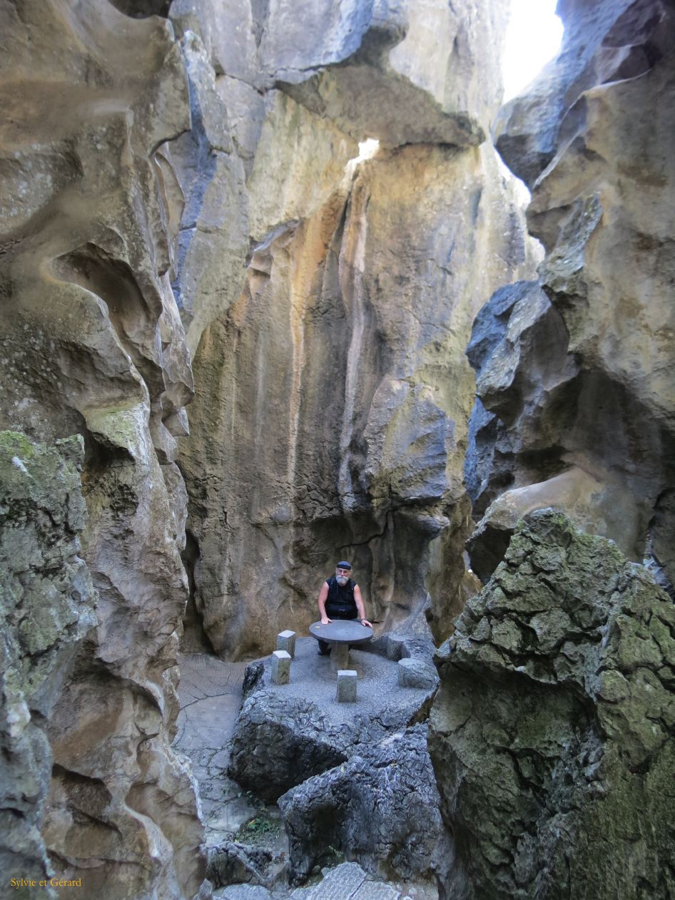 530 Shilin la forêt de pierre- chevalier de la Table Ronde