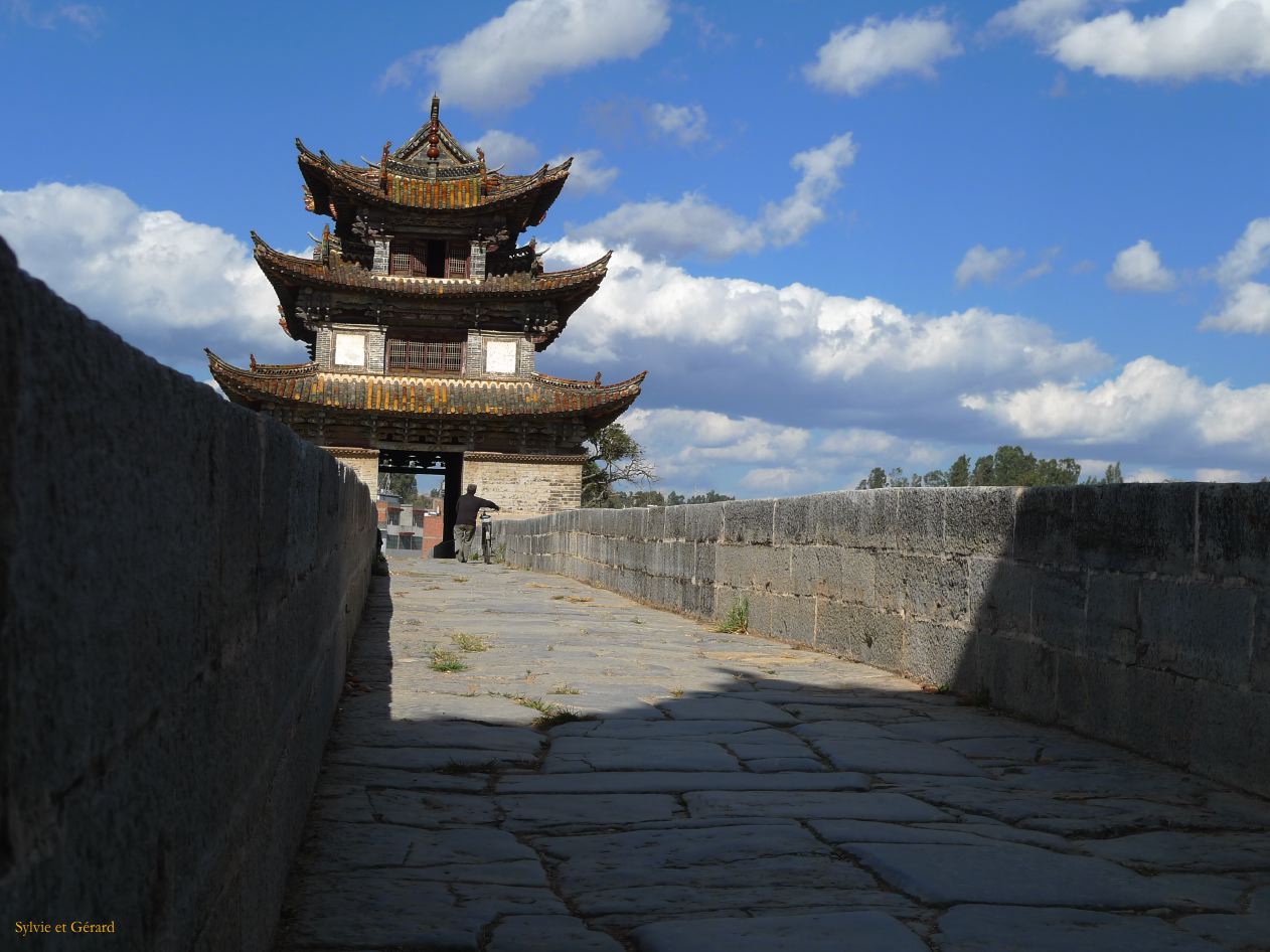 590 Jianshui le Pont du Double Dragon ou Pont des 17 arches