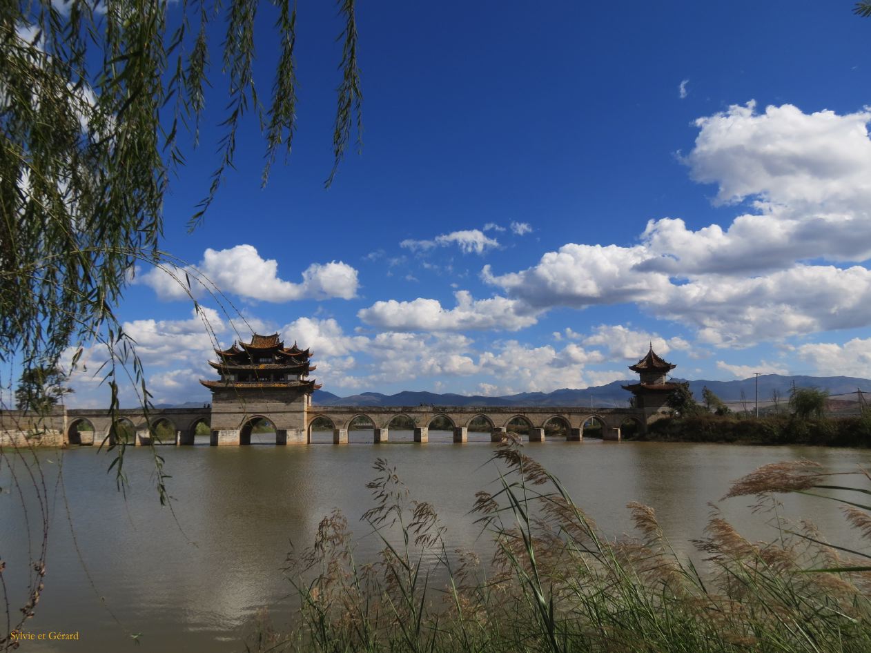 591 Jianshui le Pont du Double Dragon du 18e siècle