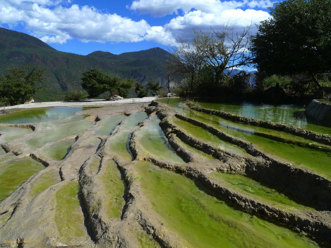 069 Shangri La terrasses Baishuta eau riche en carbonate de calcium