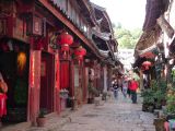 103 Lijiang La Vieille Ville échoppe en bas et habitation au dessus