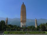 230 Dali les 3 Pagodes la plus grande Mille Eveils s'élève à 69 m