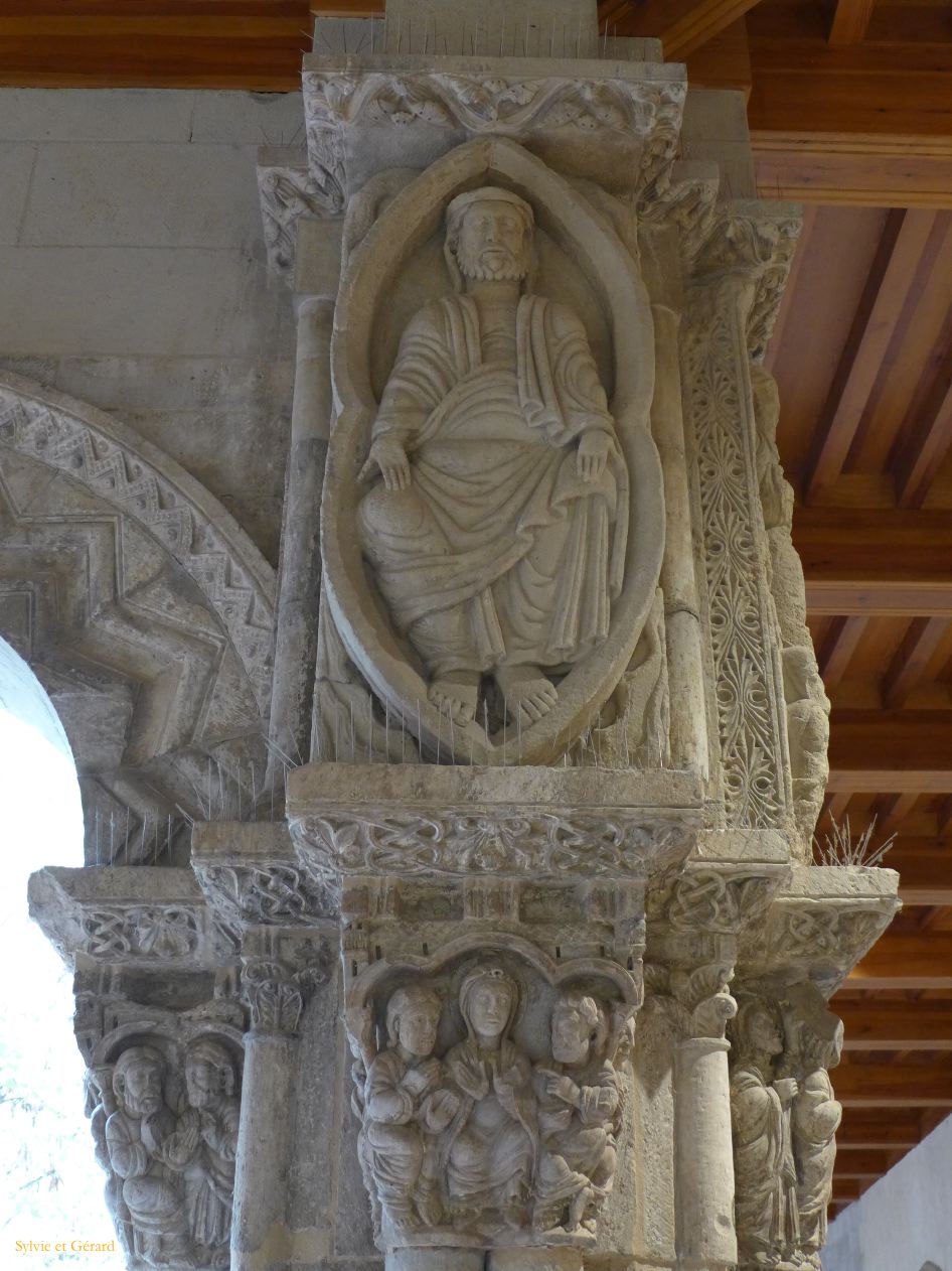 11 Navarre  05 Tudela la Cathédrale le cloître et les chapiteaux P1420607