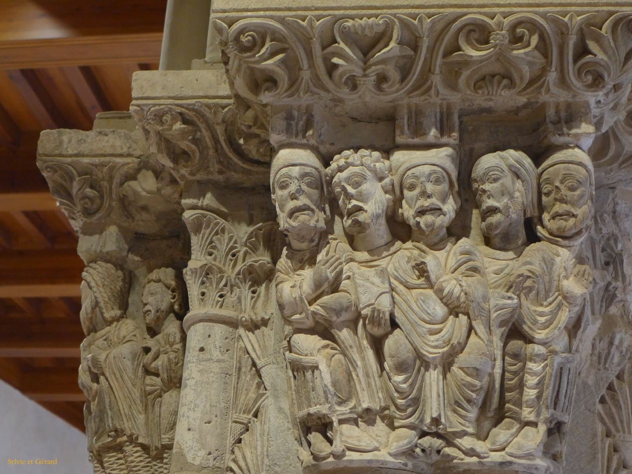 11 Navarre  08 Tudela la Cathédrale le cloître et les chapiteaux P1420626