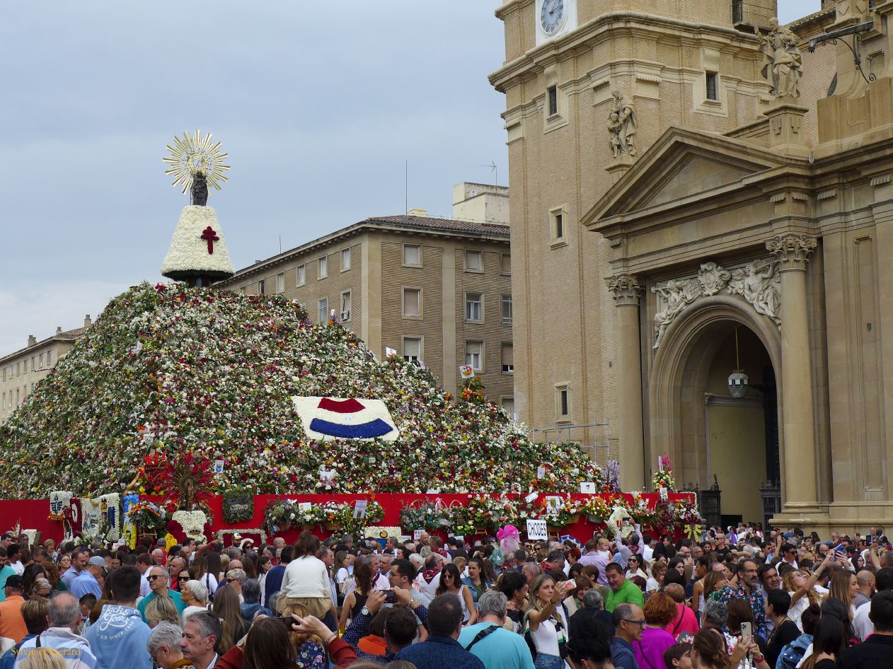 12 Aragon 03 Saragosse 12 janvier, jour de l'hispanité et jour de la fête de la Virgen del Pilar P1420657