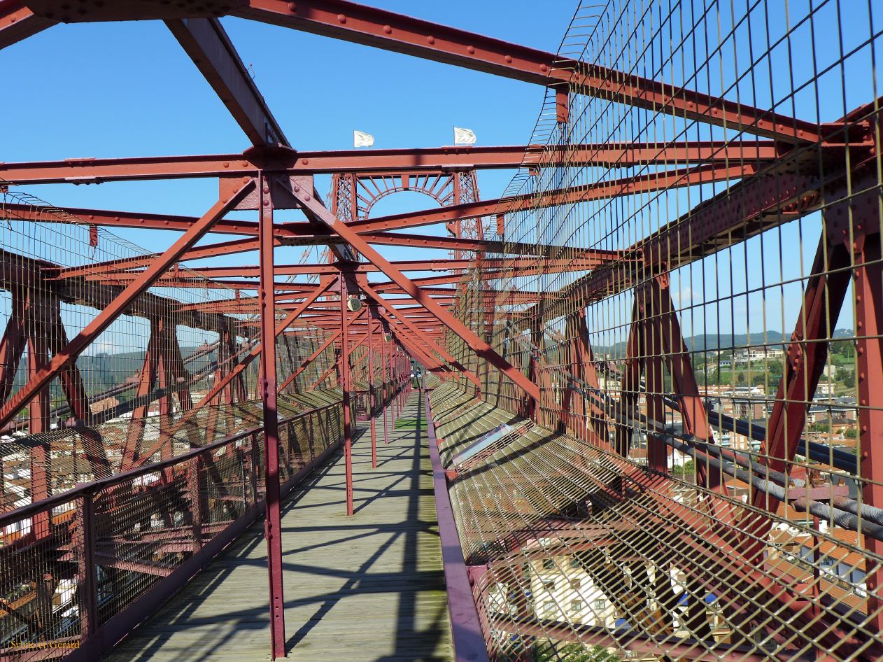 03 Euskadi 05 Bilbao Pont Transbordeur ou de Biscaye - traversée par le haut P1390277