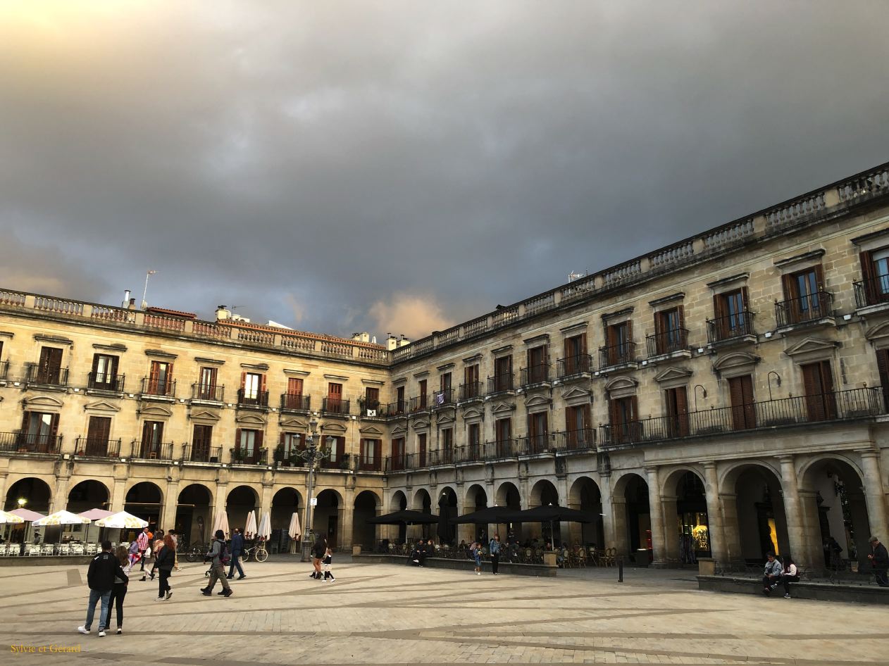 05 Euskadi  03 Vitoria Gasteiz Plaza de España ou Nueva IMG_9145