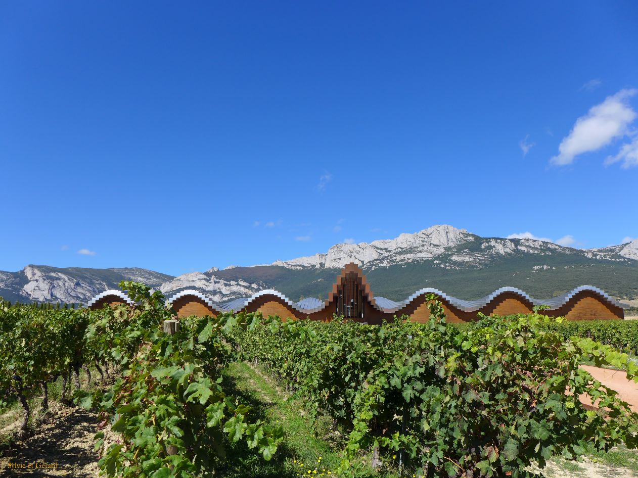 07 La Rioja 01 Laguardia Bodega Ysios P1390769