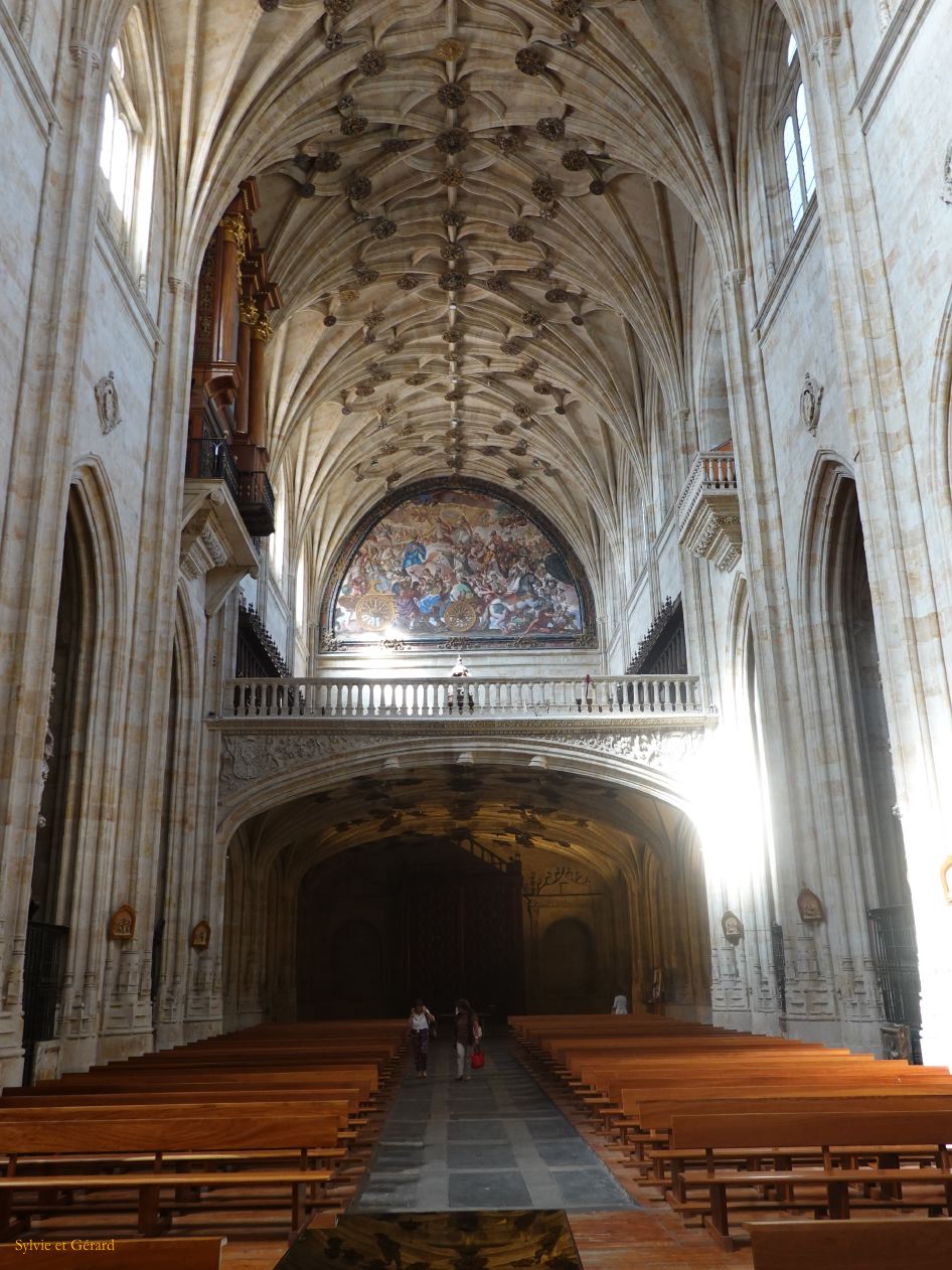 05 Castille et Leon 44 Salamanque Convento de San Esteban - intérieur DSC01361