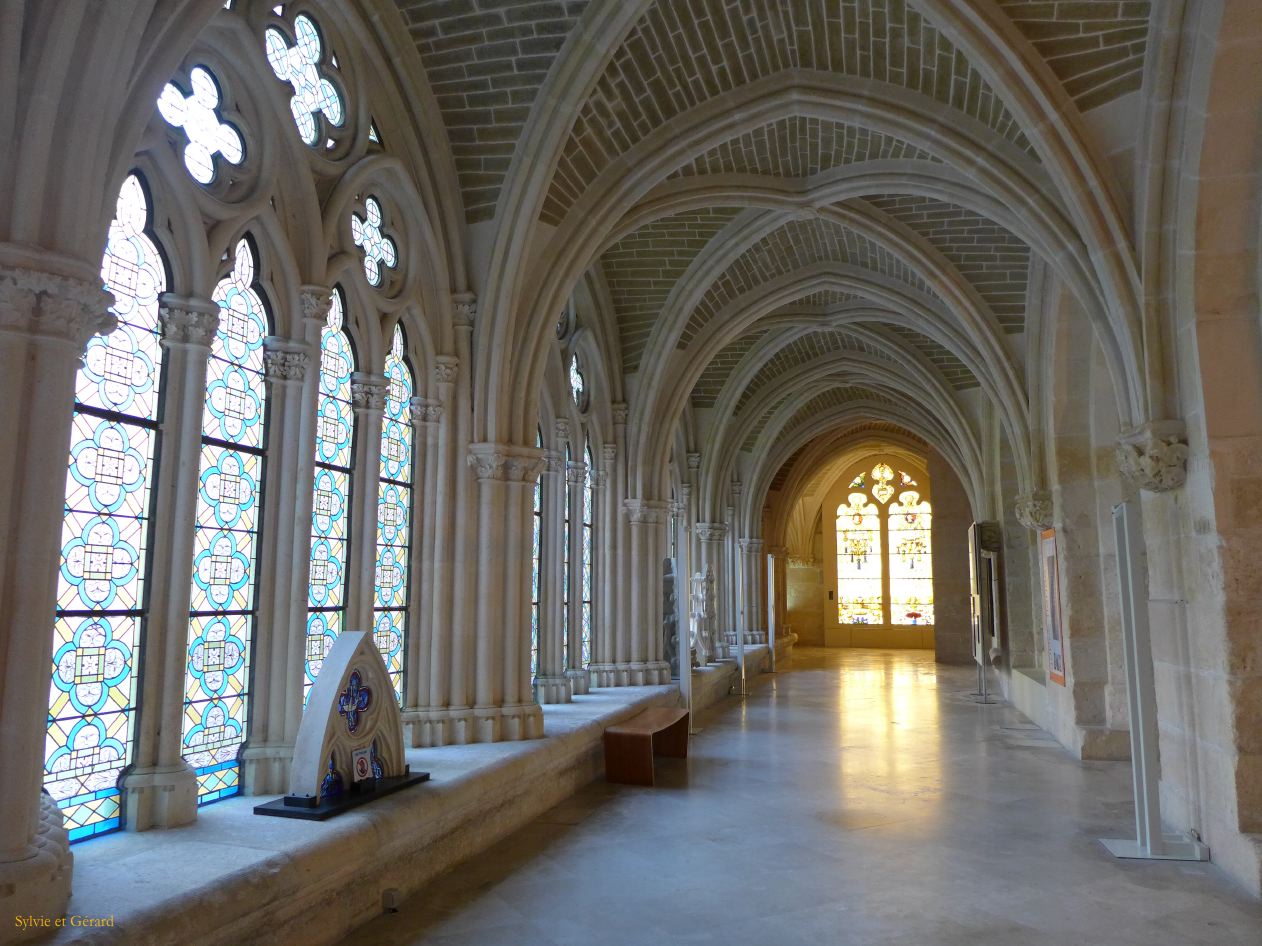 01 Castille et Leon 12 Burgos Cathédrale Santa Maria le cloître P1390939