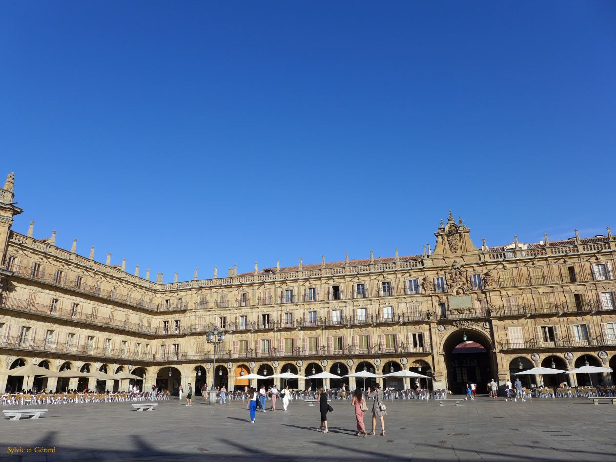 05 Castille et Leon 82 Salamanque Plaza Mayor P1400878