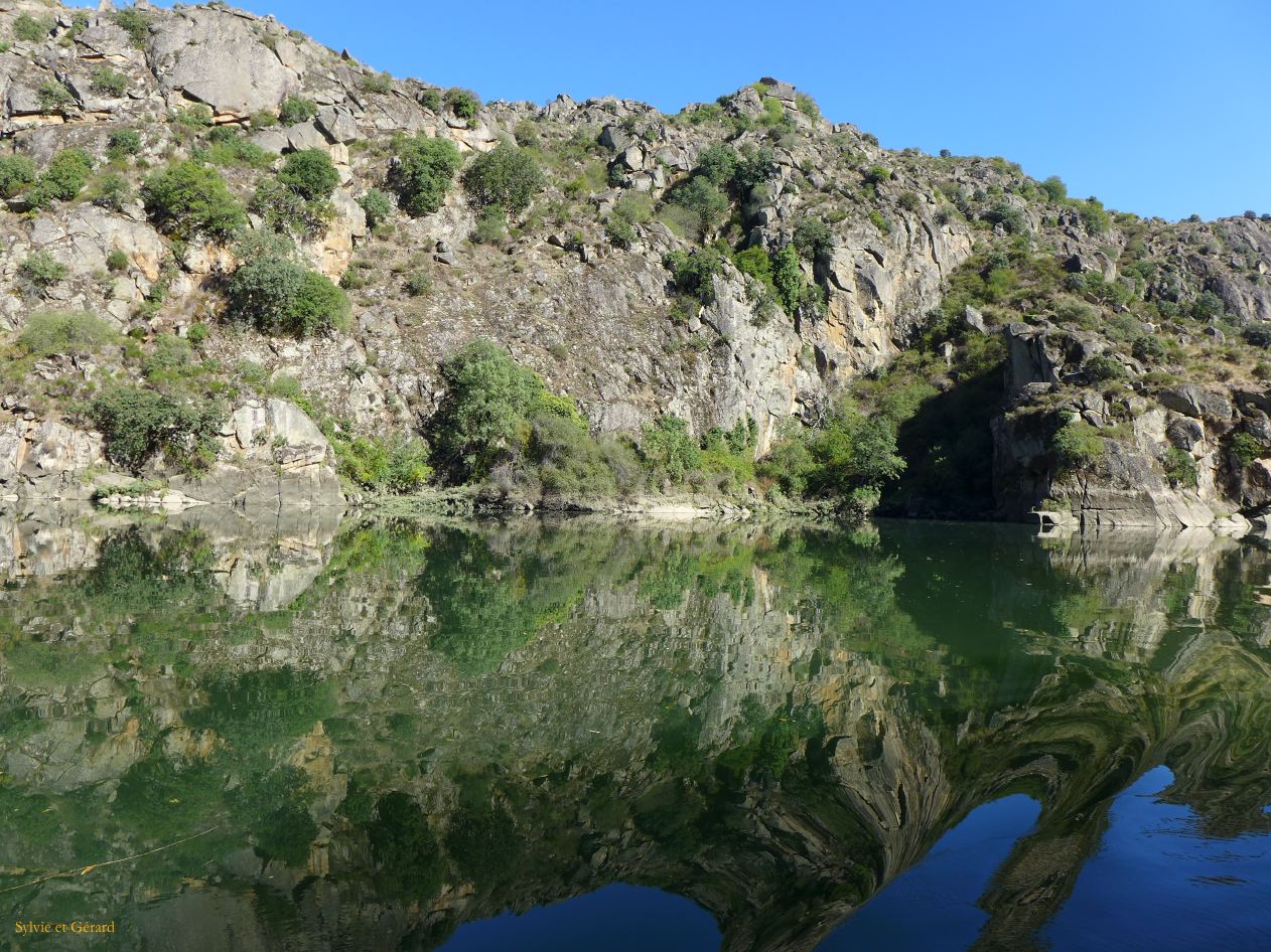 10 Portugal 09 Miranda do Douro croisière dur le fleuve P1400528